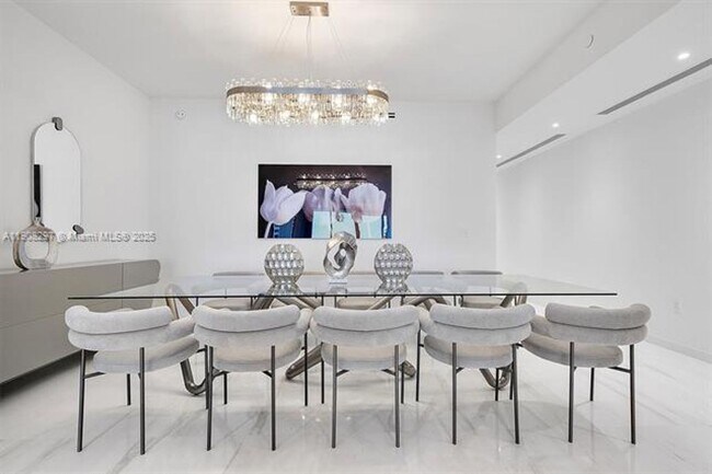 Building Photo - 300 Biscayne Blvd Way