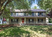 Building Photo - 209 Evergreen Dr