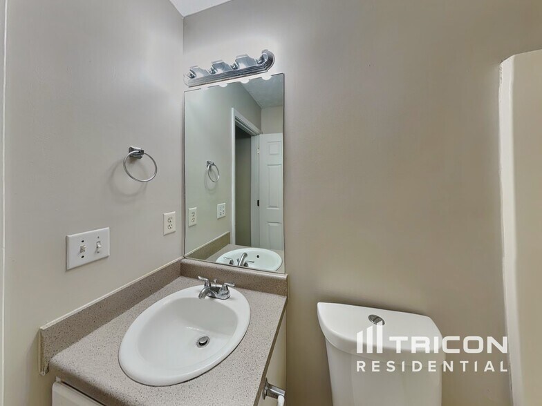 Building Photo - 79 Paradise Trail