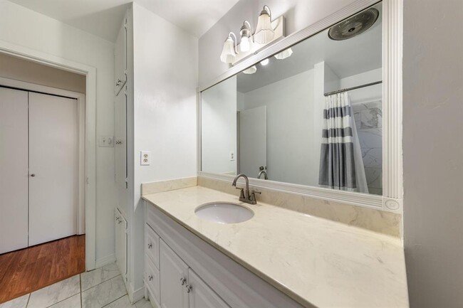 Building Photo - 9600 Gambels Quail Dr