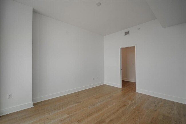 Building Photo - 788 West Marietta St NW