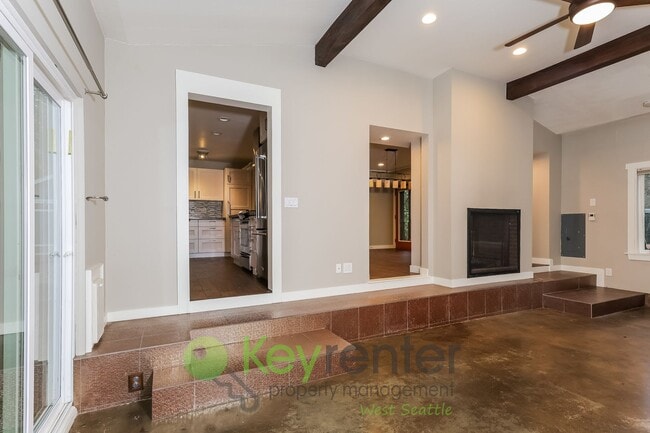 Building Photo - Remodeled Home with Zen Room, Soaking Tubs & Gas Fireplace