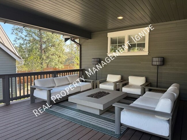 Building Photo - 2242 NW Reserve Camp Ct