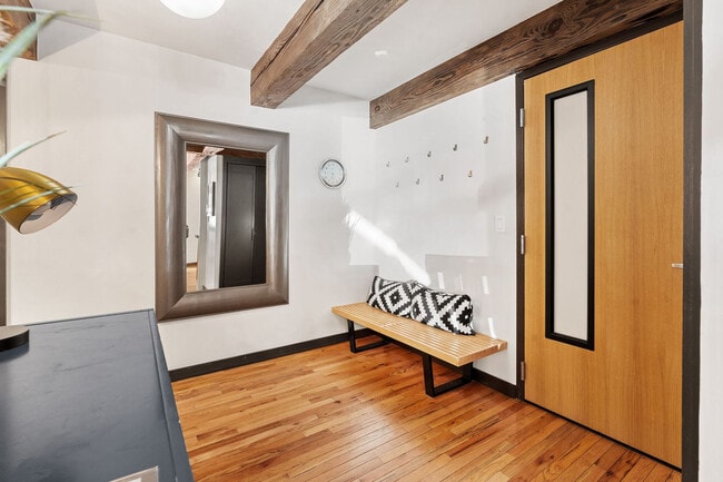 Building Photo - 1039 E Cooper Ave