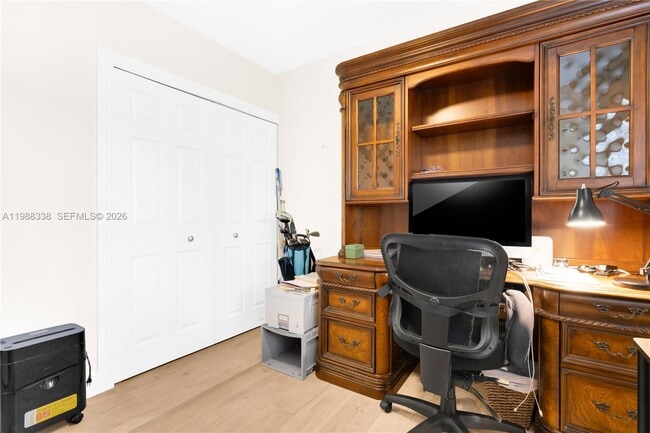 Building Photo - 10909 SW 113th Pl