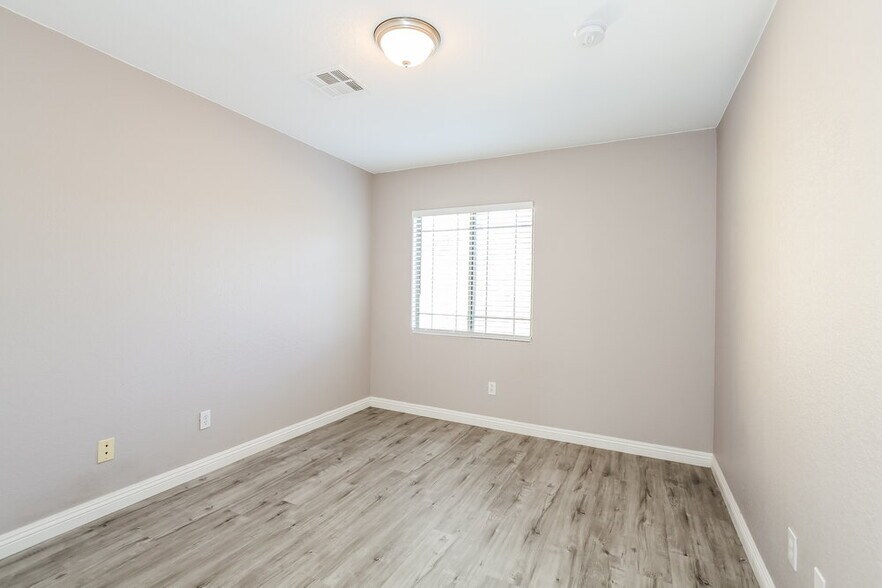 Building Photo - 6553 Raven Hall St