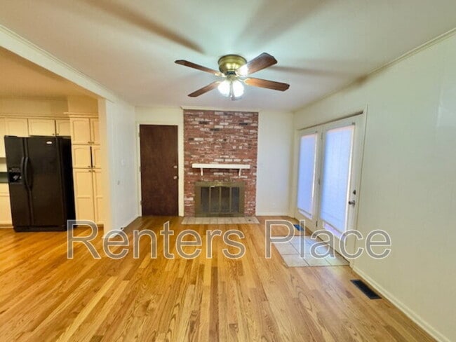 Building Photo - 5637 S Yorktown Pl