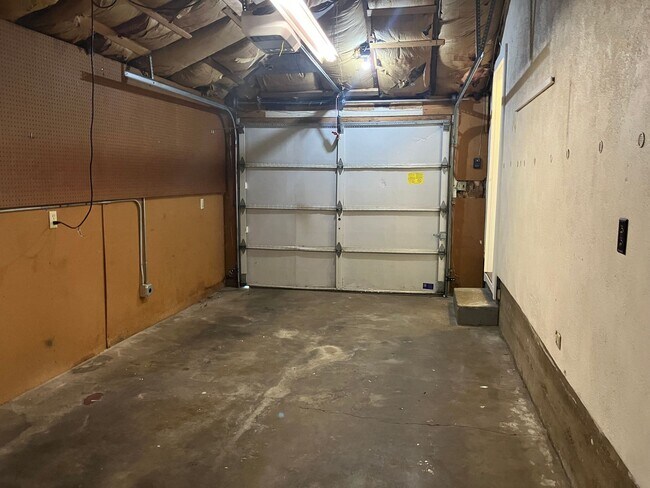 Building Photo - Half off first full month's rent! Charming...