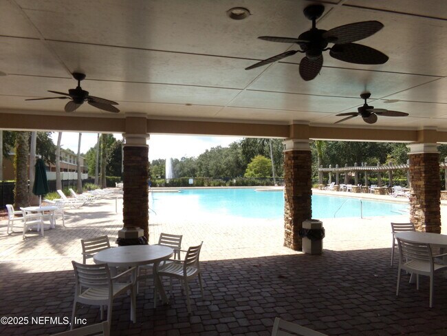 Building Photo - 13052 Sunset Lake Dr