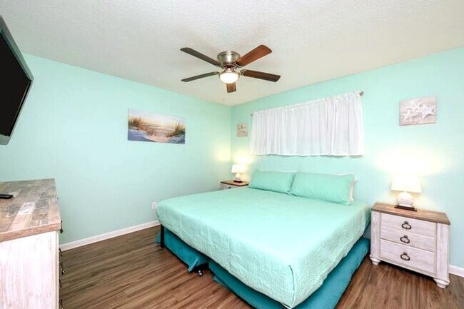 Building Photo - 4000 Gulf Terrace Dr