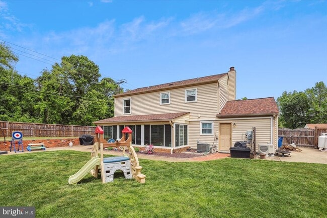 Building Photo - 4555 Lantern Pl