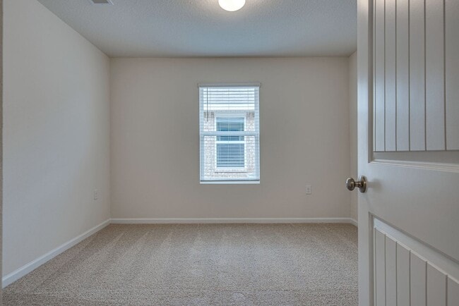 Building Photo - Spacious 4-Bedroom Home - Cambria