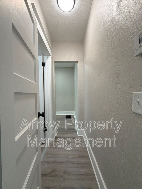 Building Photo - 130 N 27th St