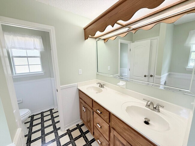 Building Photo - Custom Built 4-Bedroom/3 Bathroom Home