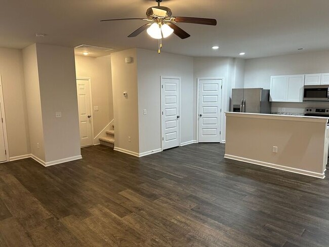 Building Photo - New Year's Promotion! NEW Three Bedroom | ...