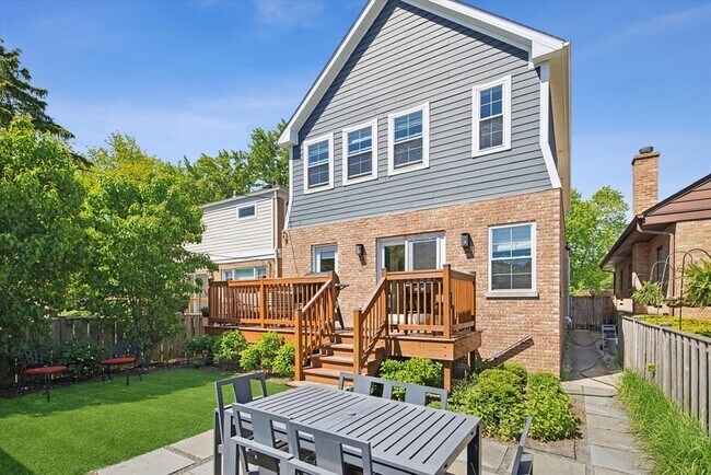 Building Photo - 6205 N Tripp Ave