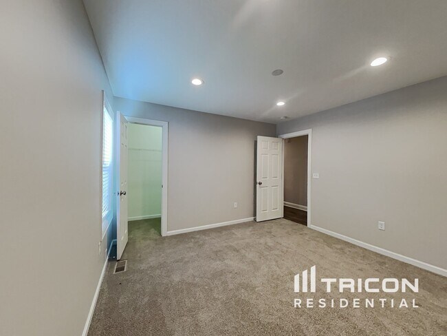 Building Photo - 953 Loch Lomond Cir