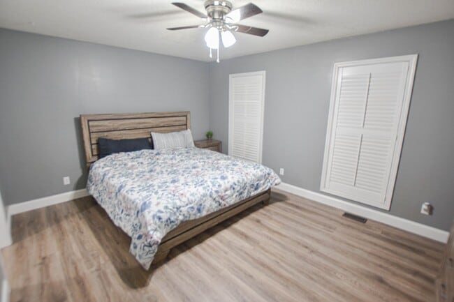 Building Photo - Pet Friendly Three Bedroom with Basement!