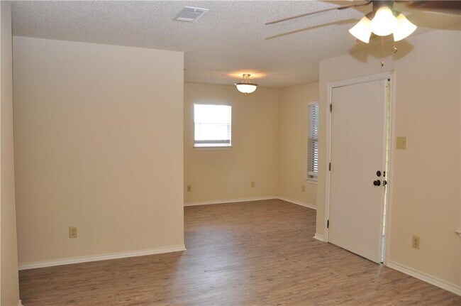 Building Photo - 6321 Crumley Ln