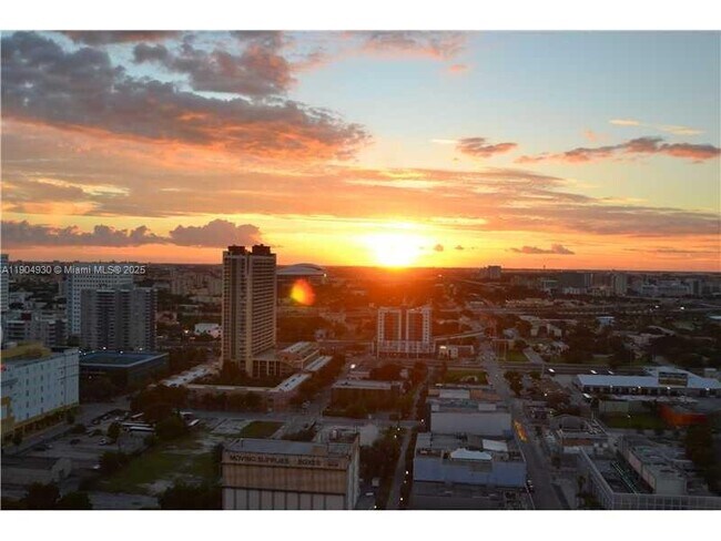 Building Photo - 1040 Biscayne Blvd