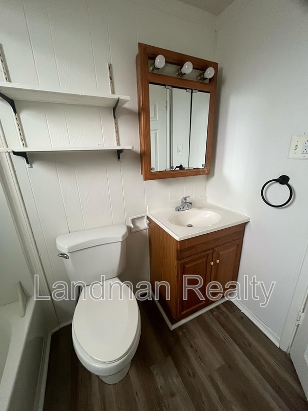 Building Photo - 1245 Island Ave