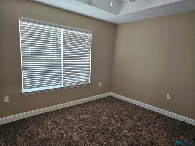 Building Photo - 2107 Mockingbird Ln