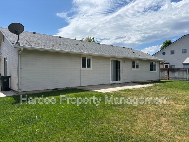 Building Photo - 668 W Applegate St