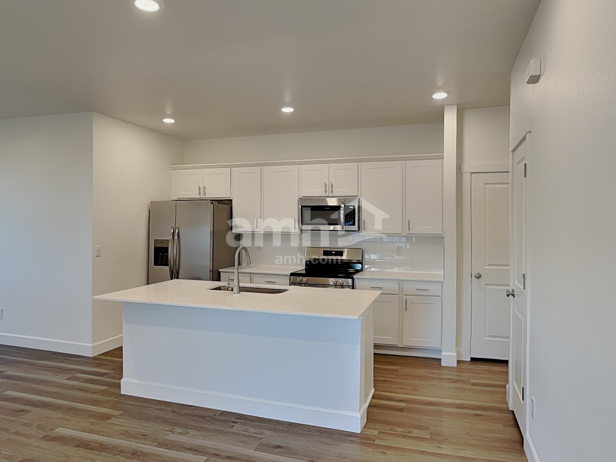 Building Photo - 13937 E 101st Ave