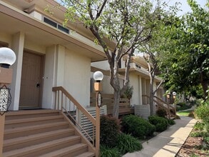 Building Photo - 4098 Valeta St