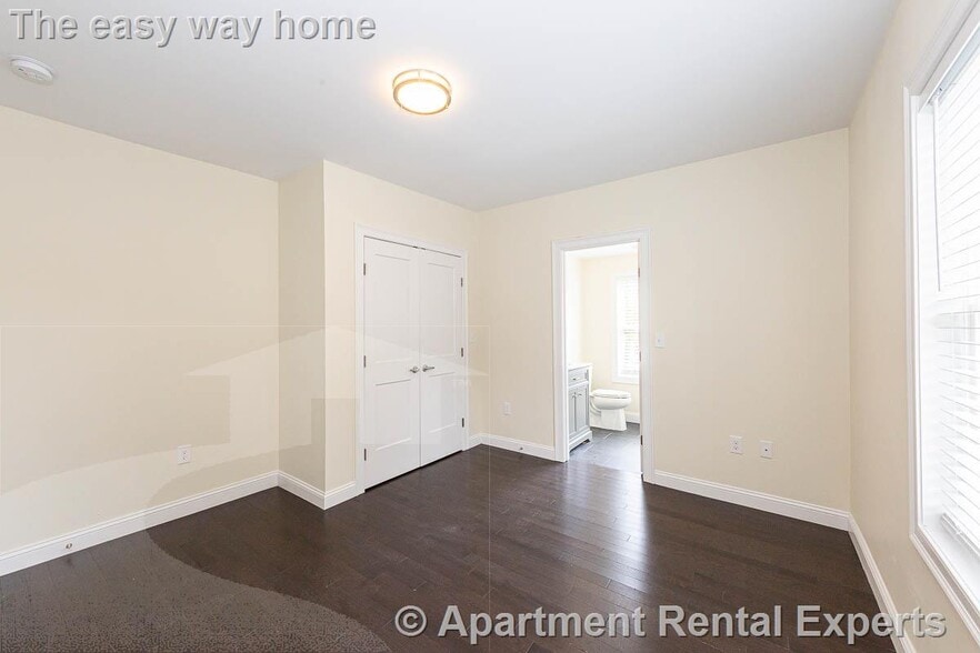 Building Photo - 57-59 Catherine St Unit #1