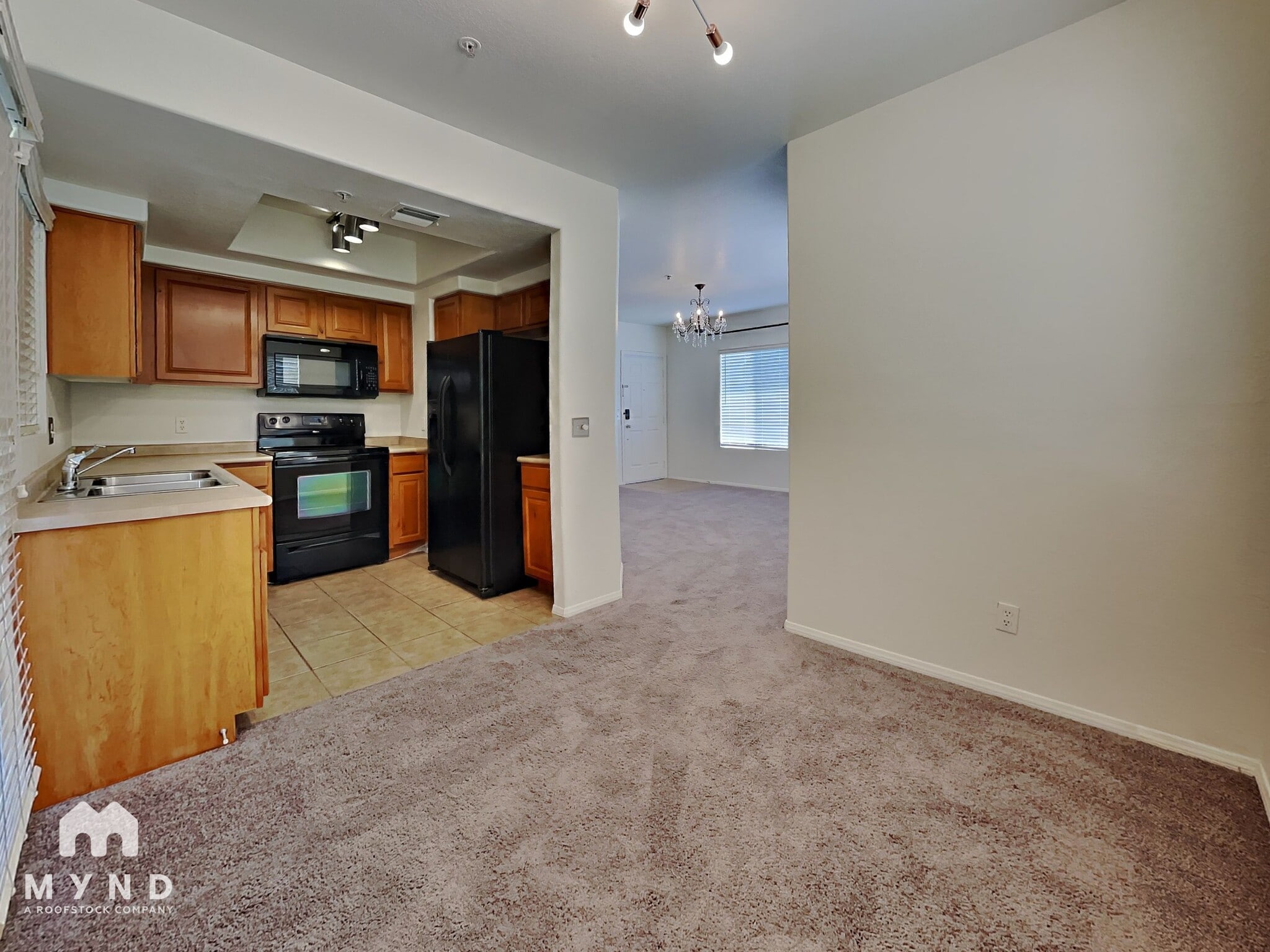 Building Photo - 1825 W Ray Rd