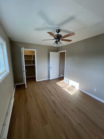 Building Photo - 1115 Burgundy Ln