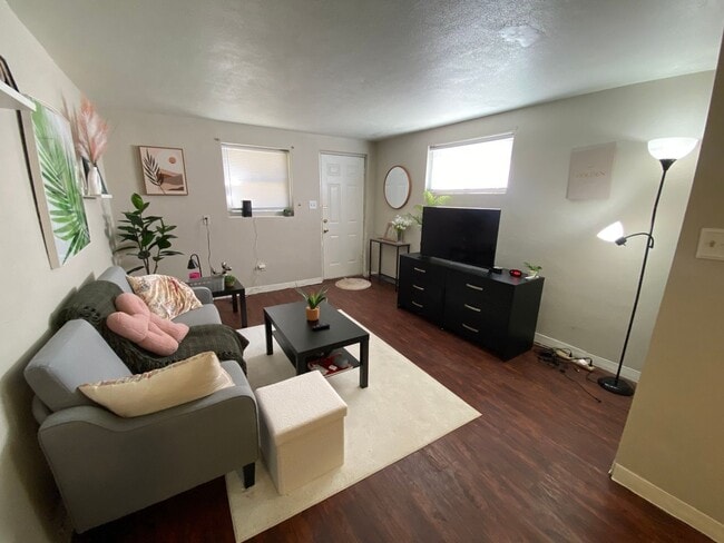 Building Photo - 2362 Airport Dr