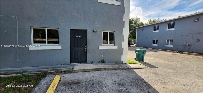 Building Photo - 14044 NE 2nd Ct