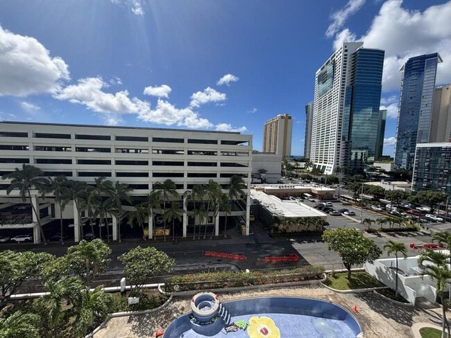 Building Photo - 1341 Kapiolani Blvd