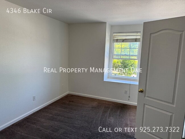 Building Photo - 4346 Blake Cir