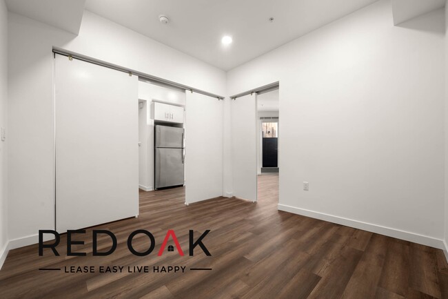 Building Photo - Beautiful One Bedroom Penthouse with Tons ...