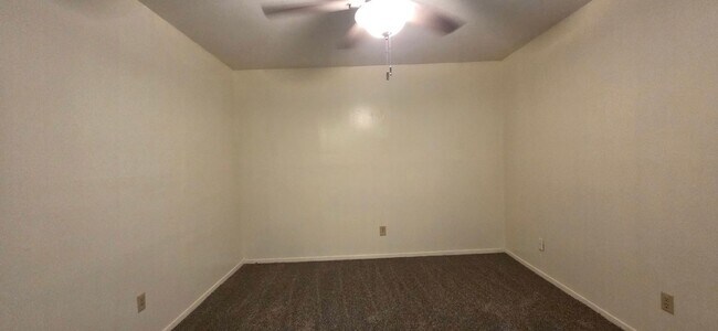 Building Photo - Almost Ready! 3 Bedroom 2 Bath Duplex in Longview!