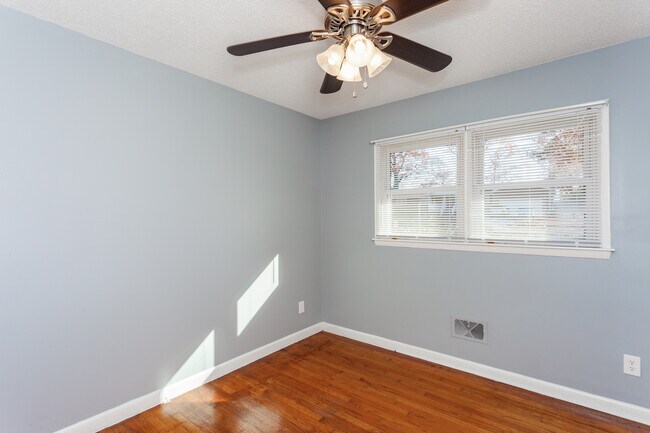Building Photo - 3405 Melrose Dr