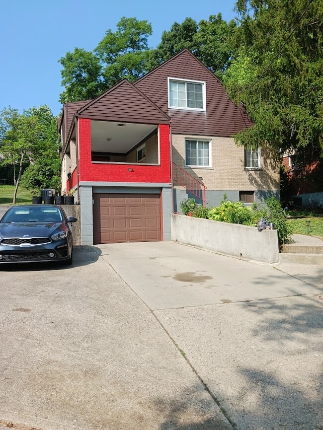 Classic Comfort - 63 Edgewood Rd