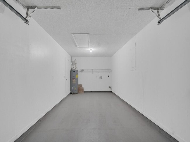 Building Photo - 205 SW Voltair Terrace