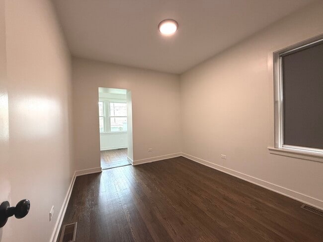 Building Photo - 1218 Maple Ave