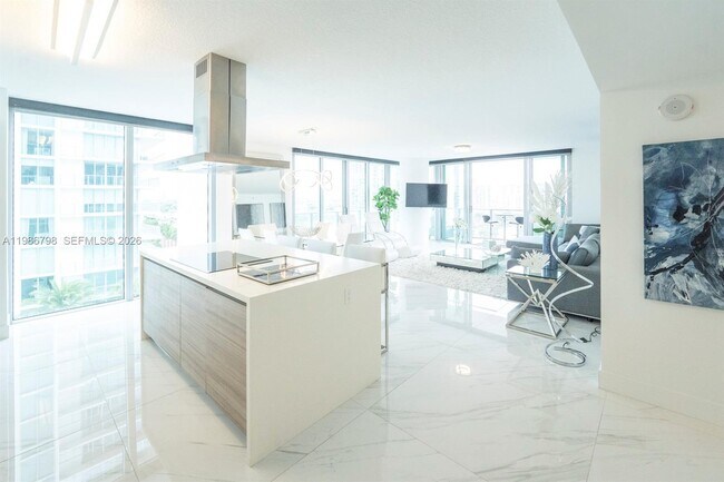 Building Photo - 300 Sunny Isles Blvd