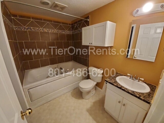 Building Photo - NO DEPOSIT option available for qualified ...