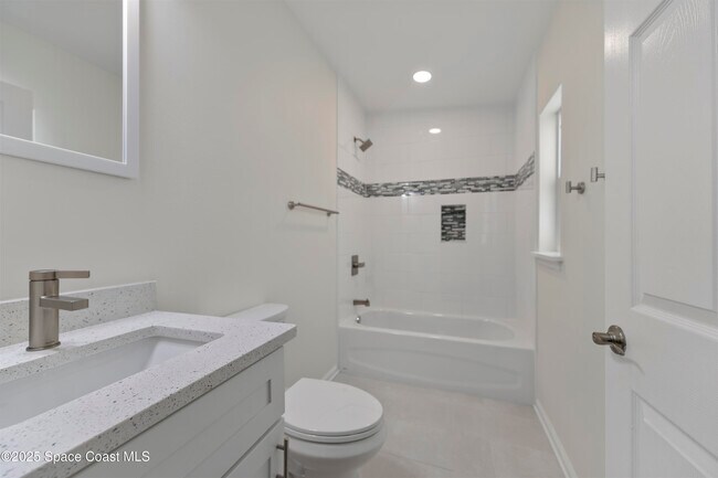 Building Photo - 34 W Azalea Cir