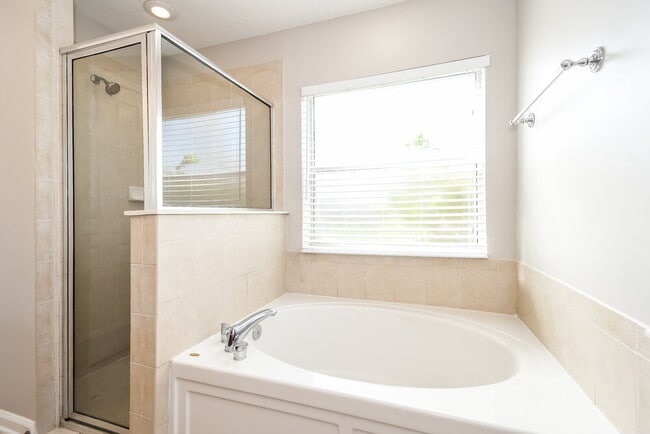 Building Photo - 1721 Windover Pl