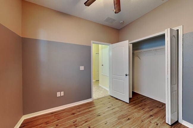 Building Photo - 11020 Whittney Chase Dr