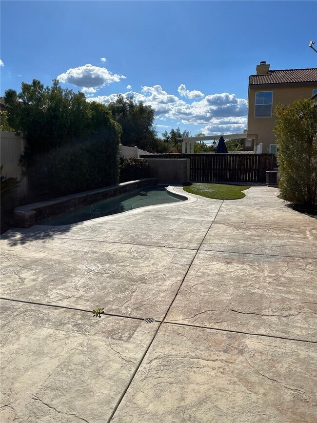 Building Photo - 32689 Cottonwood Rd