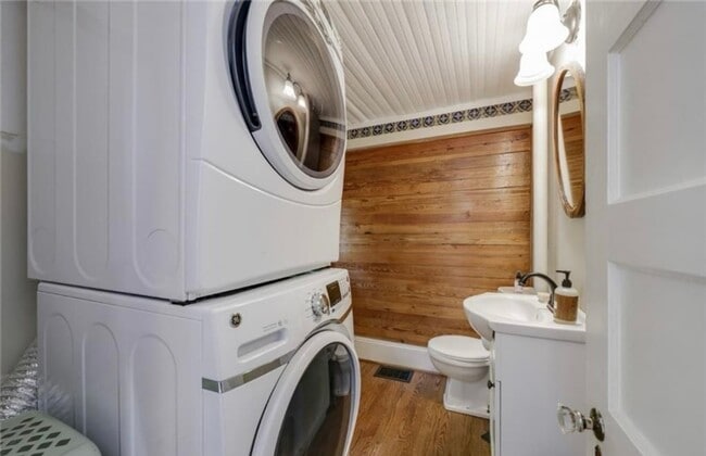 Building Photo - Charming Ardmore home full of character in...