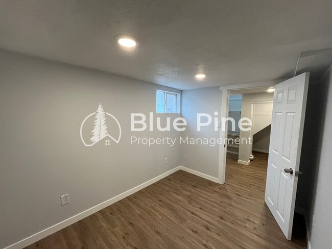 Building Photo - 1322 S 4th Ave